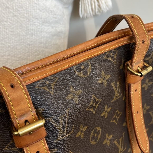 EUC Louis Vuitton Vintage Bucket Bag withh Dustbag! - Picture 5 of 14
